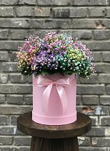 Цветочная композиция из Гипсофила и Розы в шляпной коробке в Тимашевске
