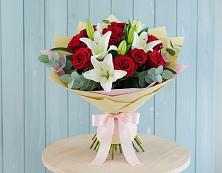 Букет цветов из:  Лилии и Розы #REPLACE_PRED# Тимашевске