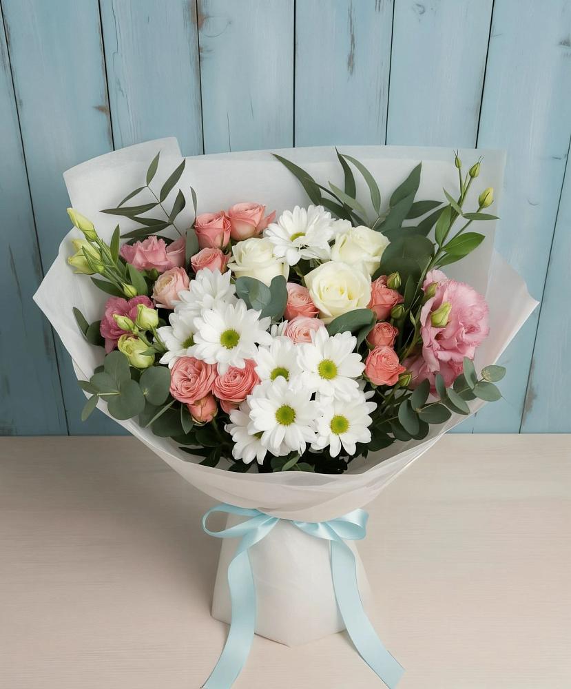 Букет цветов из: Розы, Лизиантусы и Хризантемы в Тимашевске