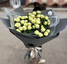 Букет Белые кустовые розы Солинеро в Тимашевске