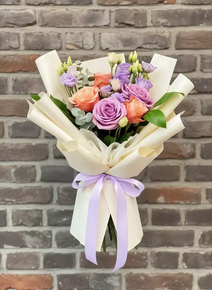 Букет цветов из: Лизиантусы и Розы в Тимашевске