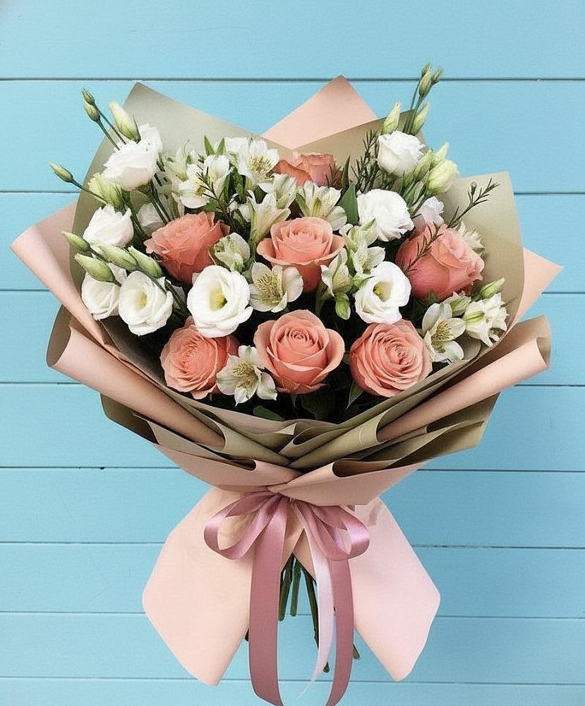 Букет цветов из: Розы, Альстромерии и Лизиантусы в Тимашевске