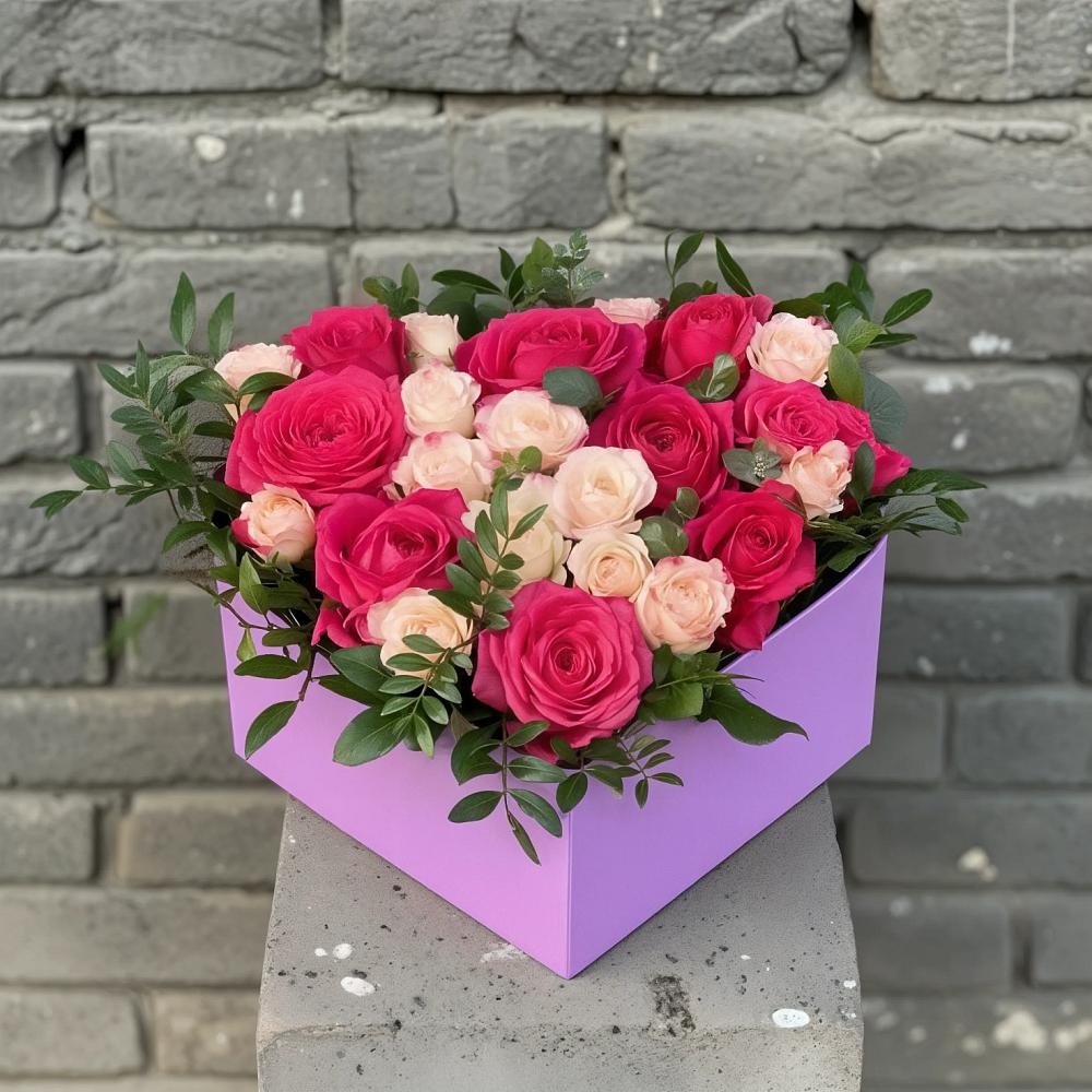 Цветочная композиция из Розы в коробке в Тимашевске