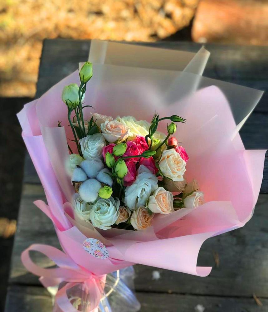 Букет цветов из: Розы и Лизиантусы в Тимашевске