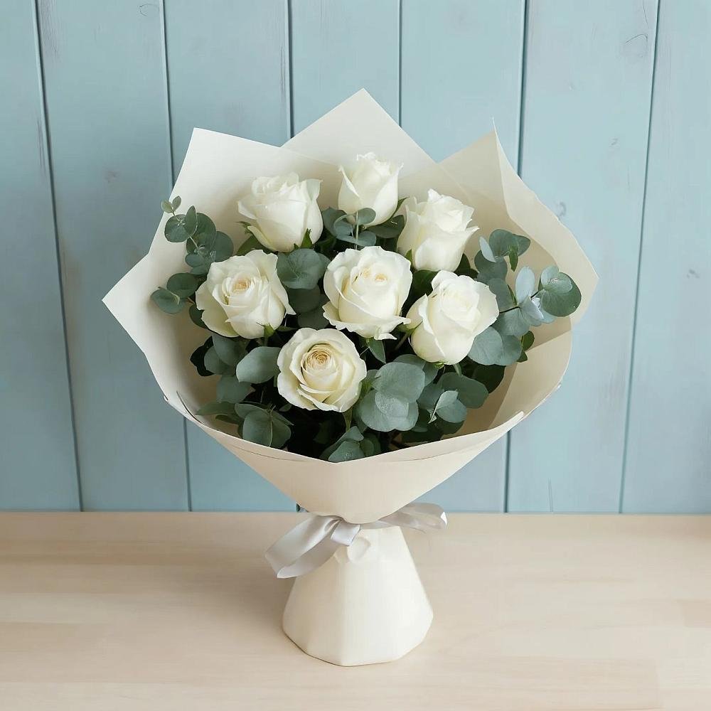 Букет Белые розы в Эвкалипте в Тимашевске