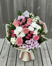 Букет цветов из:  Альстромерии, Гвоздики, Розы и Хризантемы в Тимашевске