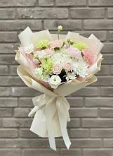 Букет цветов из:  Гвоздики, Розы, Лизиантусы и Хризантемы в Тимашевске