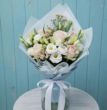 Букет цветов из:  Розы и Лизиантусы в Тимашевске