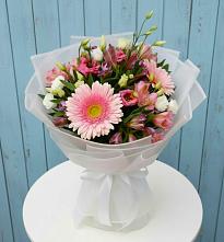 Букет цветов из:  Герберы, Альстромерии и Лизиантусы в Тимашевске