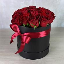 Цветочная композиция из Розы в шляпной коробке в Тимашевске