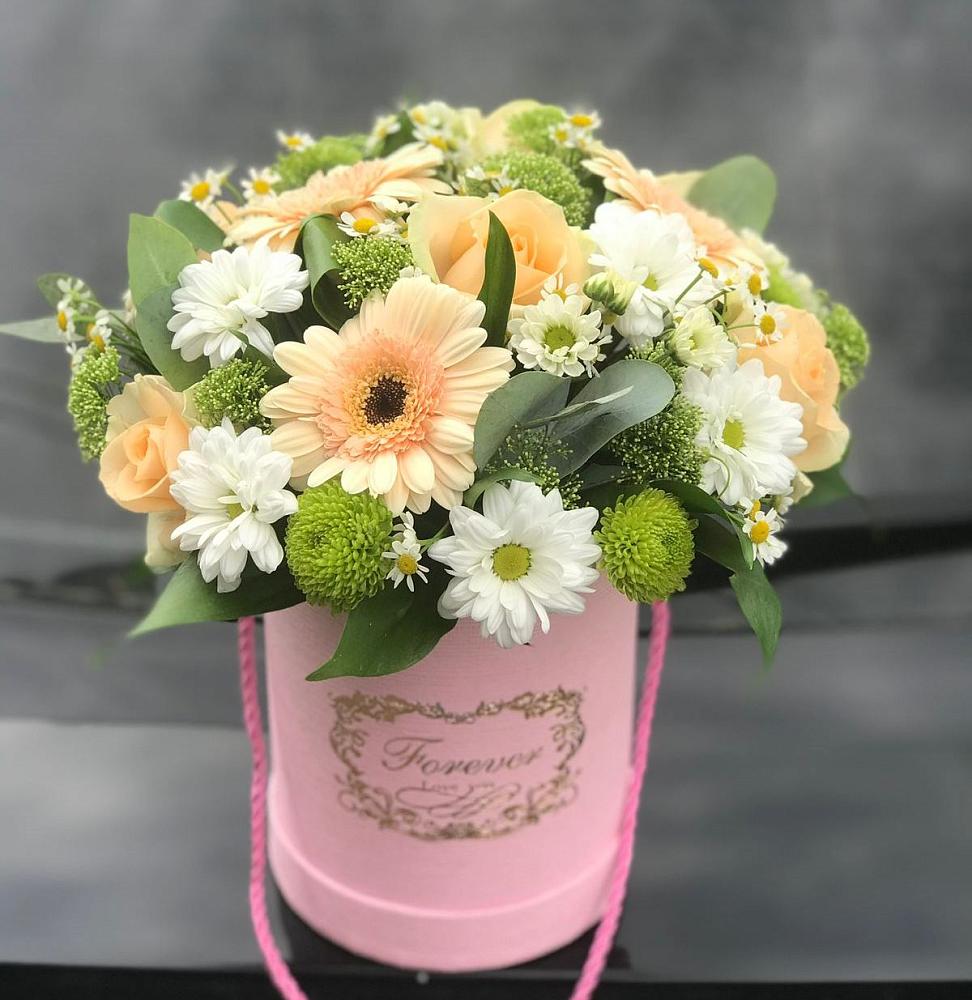 Цветочная композиция из Розы, Герберы и Хризантемы в шляпной коробке в Тимашевске